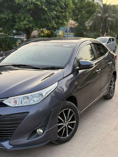 Toyota Yaris ativ 1.3 cvt