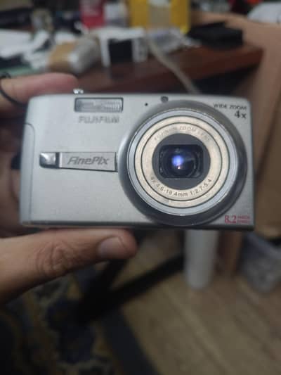 Fujifilm Finepix 8.2 Mega pixels Digital Camera