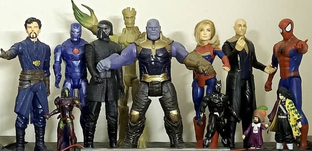 ASSORTED MARVEL & CAPCOM ACTION FIGURES CHARACTERS (12IN LARGE)!!