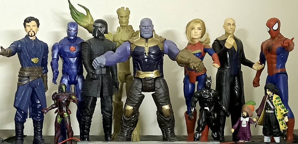 ASSORTED MARVEL & CAPCOM ACTION FIGURES CHARACTERS (12IN LARGE ...