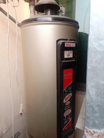 35L water gyser for sale . . excellent condition