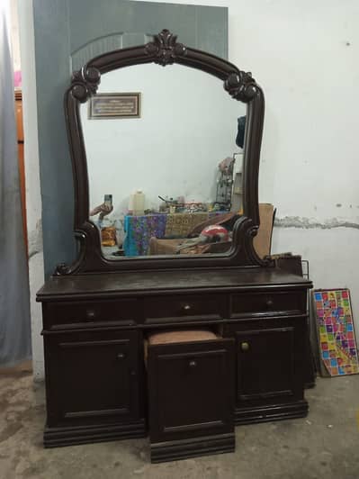 Dressing table
