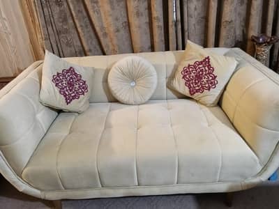 7 seater sofa 1 table 2 side table