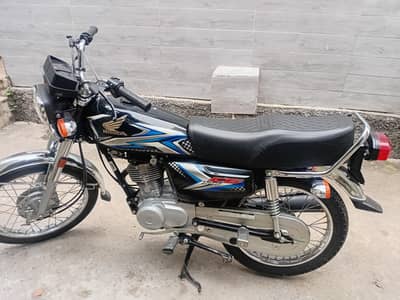 2025 HONDA 125 BLACK COLOUR