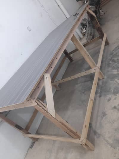 04 stiching machine , 01 overlock machine ,01 press table