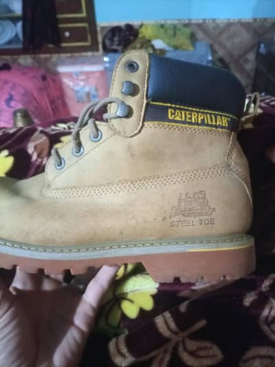 cuterpillar toe shoes