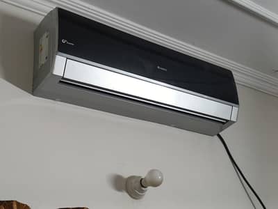 Gree 1.5 ton inverter AC