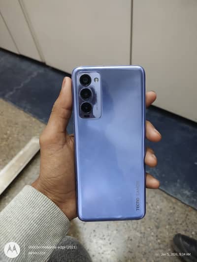 Tecno CAMON 18T 4/128gb with original charger and box.