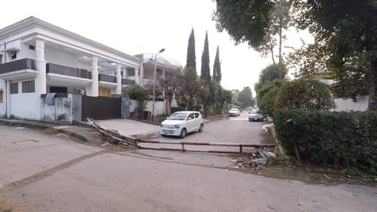 House Of 12 Marla Is Available For sale