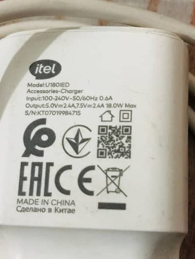 itel ka original adaptor type c Sath cable b hai