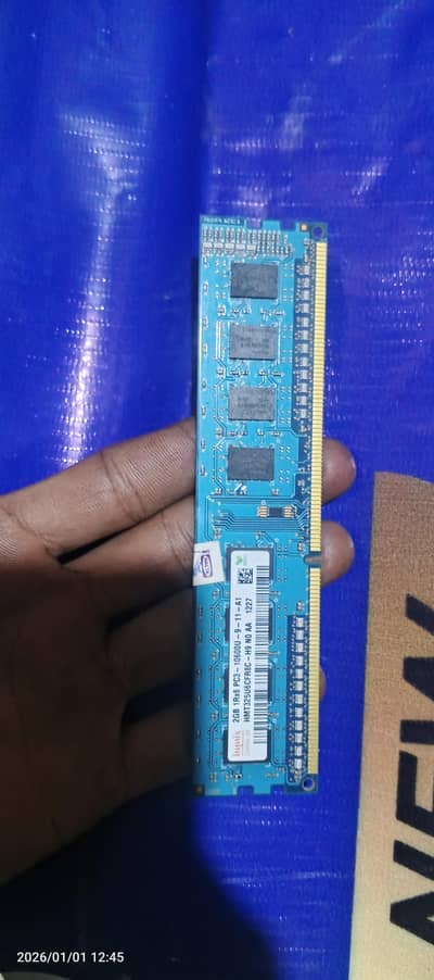 2 2 gb ki 4 stic for sale only in 1000