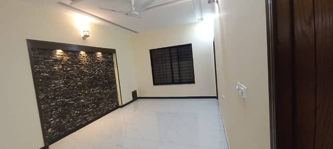 30x60 7 Marla Brand New House For Sale G-13