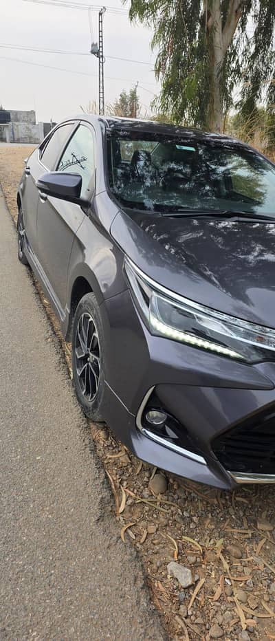 corolla grande 1.8 black interior