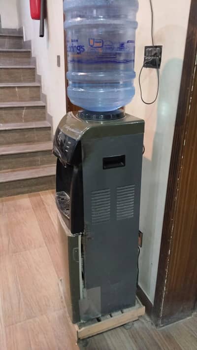 Orient water dispenser
