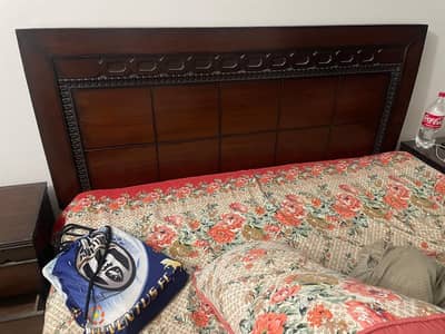 king bed with spring mattress