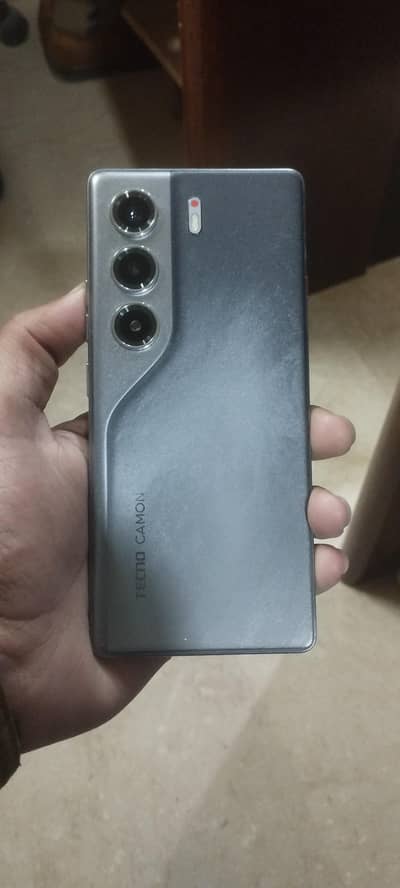 Tecno camon 40