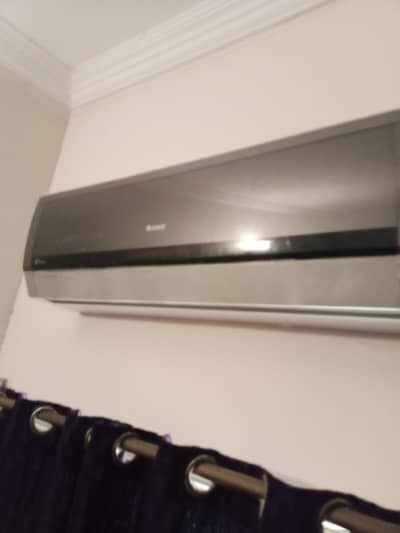 gree 1.5 ton DC inverter heat and cool