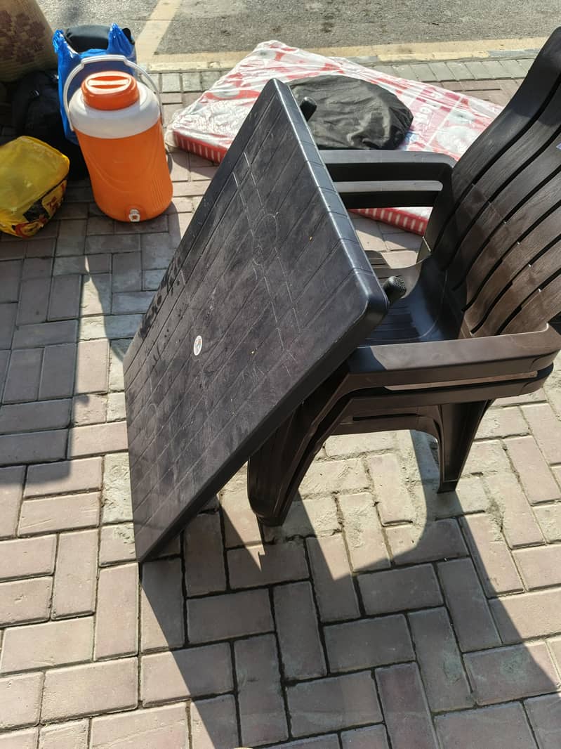 Plastic table 1