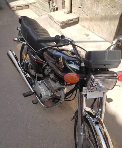 Honda 125cc 2016 model only WhatsApp 0329/3556/132