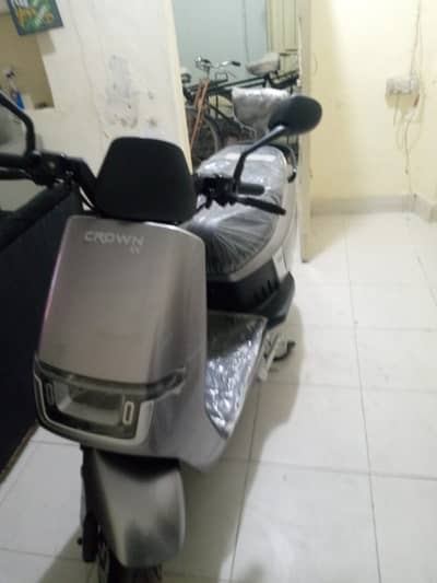 Crown Pro Max With Lithium battery 72v