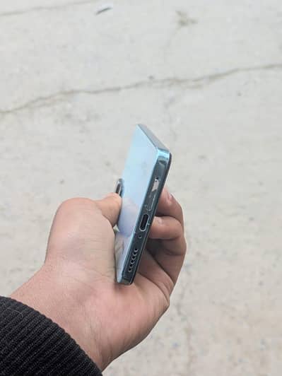 mobile condition 9/10 h bohot acha set h jis ko chahiye check kr ke le