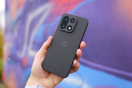 OnePlus 15.  { 16/1Tb}