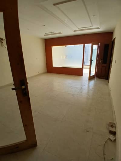 4 Marla Office Available For Rent 2 Cabne+ Lift Good Location