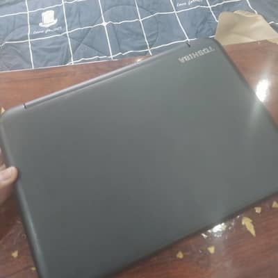 A laptop invery good condition  2 laptop 1price= 10000