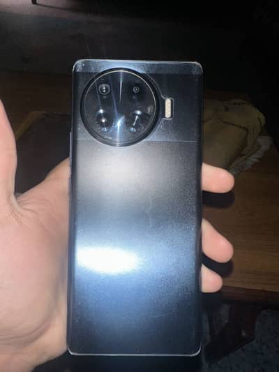 Tecno spark 20 pro plus. . 8/256