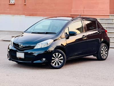Toyota Vitz F 1.0 2013