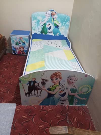 frozen theme kid bed with side table
