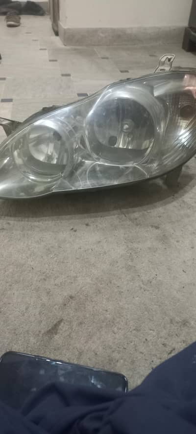 2007 corolla head light pair