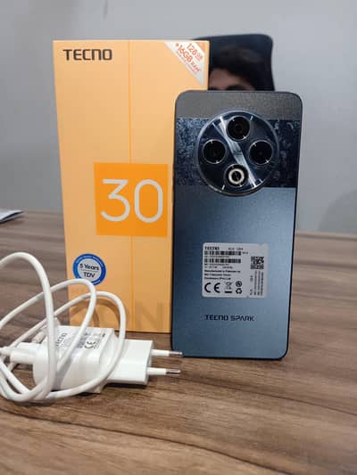 Tecno spark 30.16/128 Gb