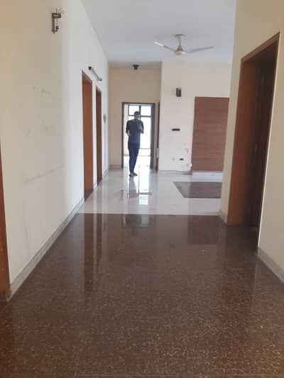 1 Kanal Upper Portion Is Available For Rent In Dha Phase 3 Near Mcdonald,s Y Block