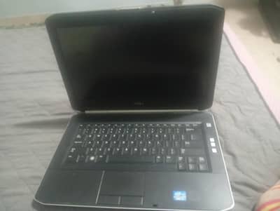 Dell Latitude E5420 core i3  4 GB ram