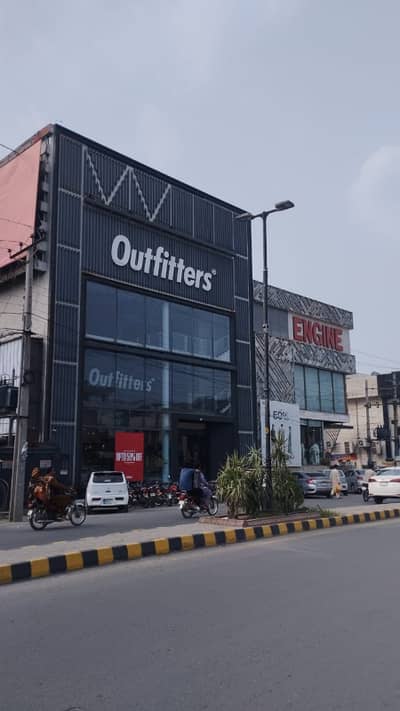 20 Marla Commercial Plaza Available Foe Rent Main Susan Road Faisalabad