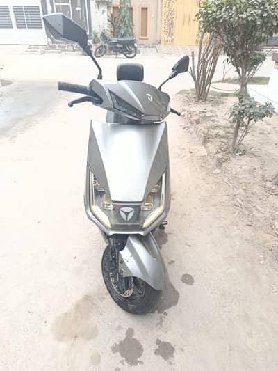 Yadia scooty T5