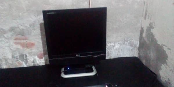 LG 1717s 14 inch monitor for sale 03007997090