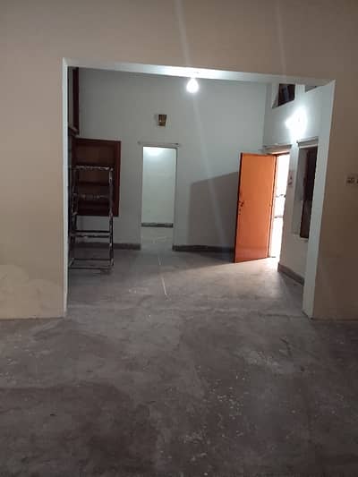 7 Marla Warehouse In Central Satellite Town - Block B For rent