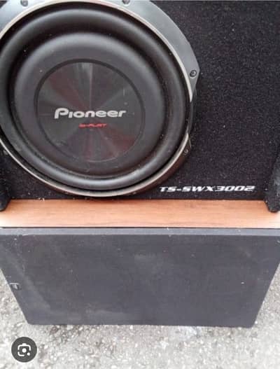 Woffer and amplifier for sale new condition