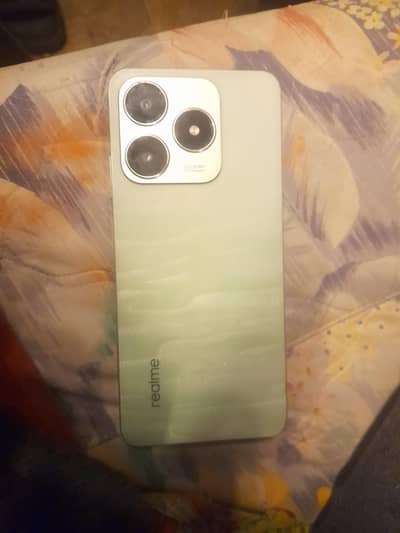 ReaLme C63