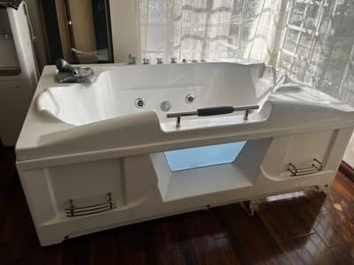Bath tub jacuzzi for sale urgently