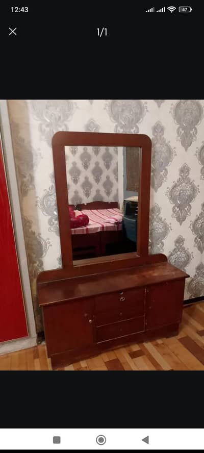 dressing table