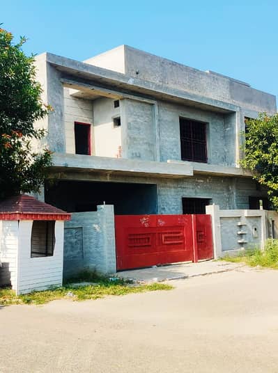 8.11 MARLA CORNER GREY STRUCTURE ON PRIME LOCATION WITH SOLID CONSTRUCTION AVAILABLE FOR SALE