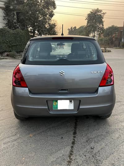 Suzuki Swift DLX 1.3 2013 (Manual)