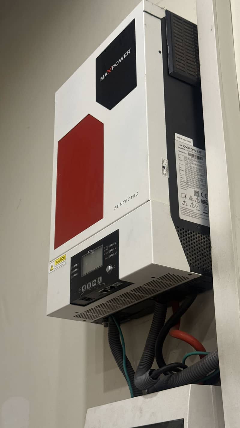 Max Power 5KW Hybrid Solar Inverter | Like New | 1 Year Used 0