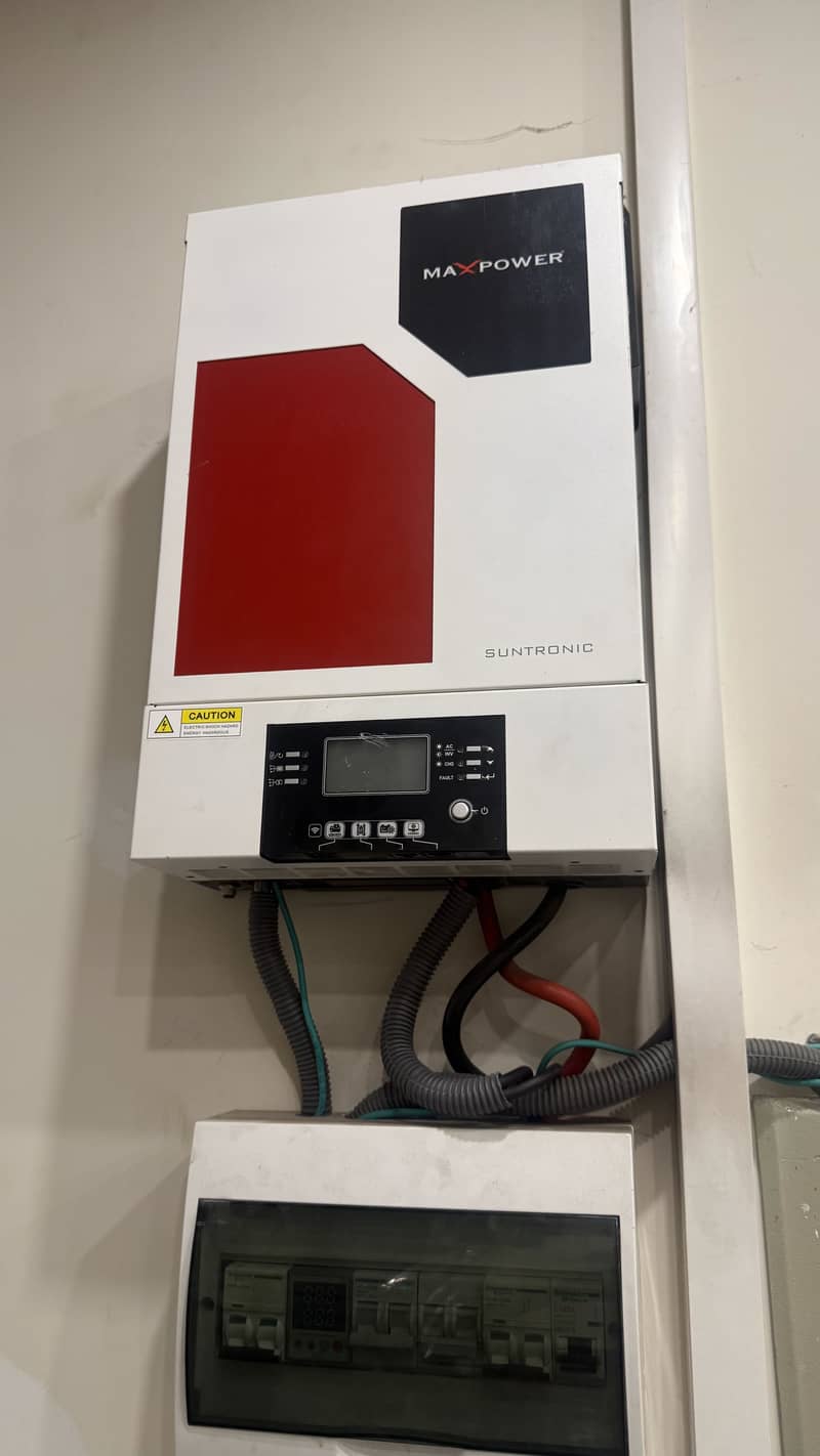 Max Power 5KW Hybrid Solar Inverter | Like New | 1 Year Used 1