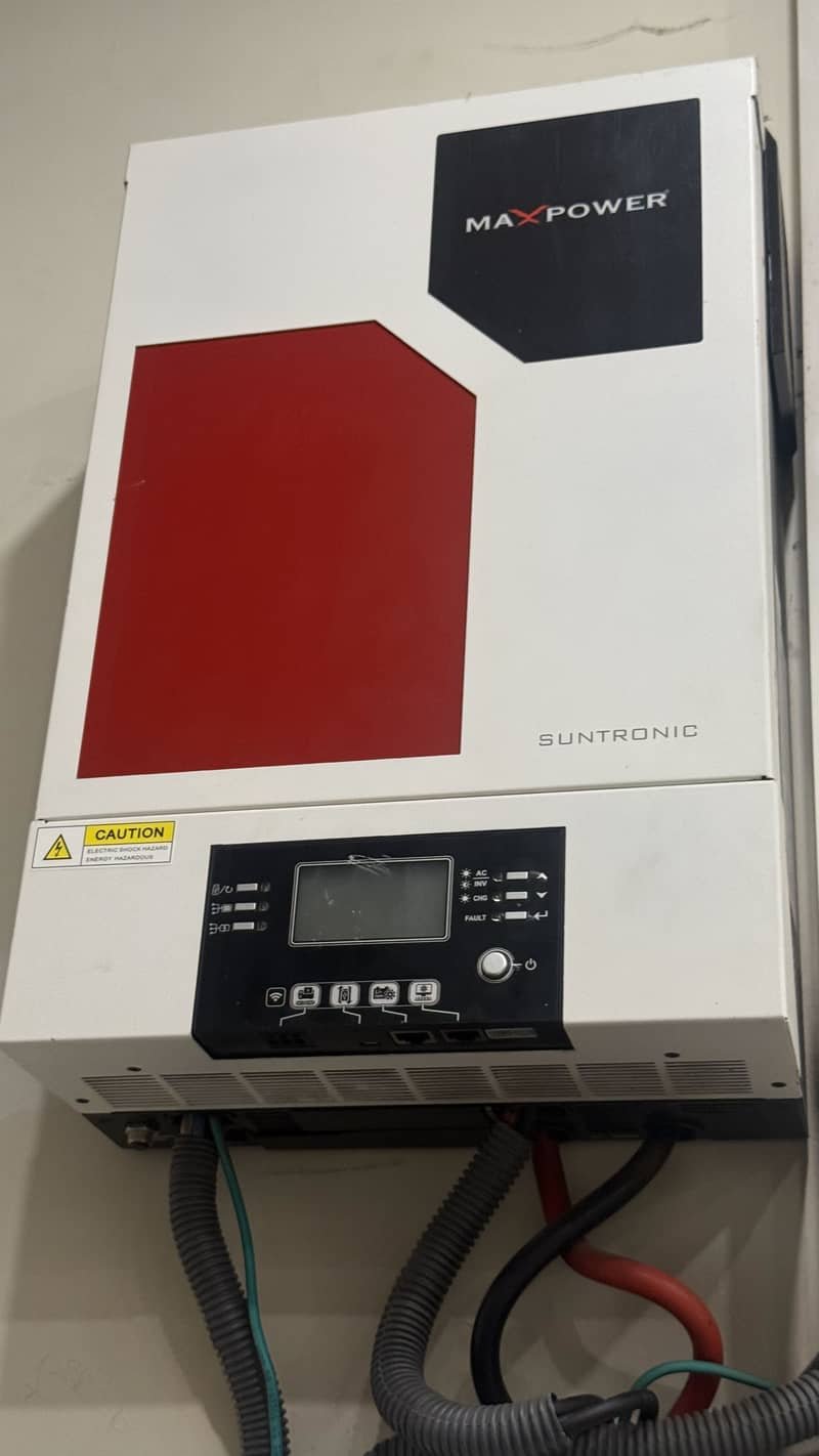 Max Power 5KW Hybrid Solar Inverter | Like New | 1 Year Used 3