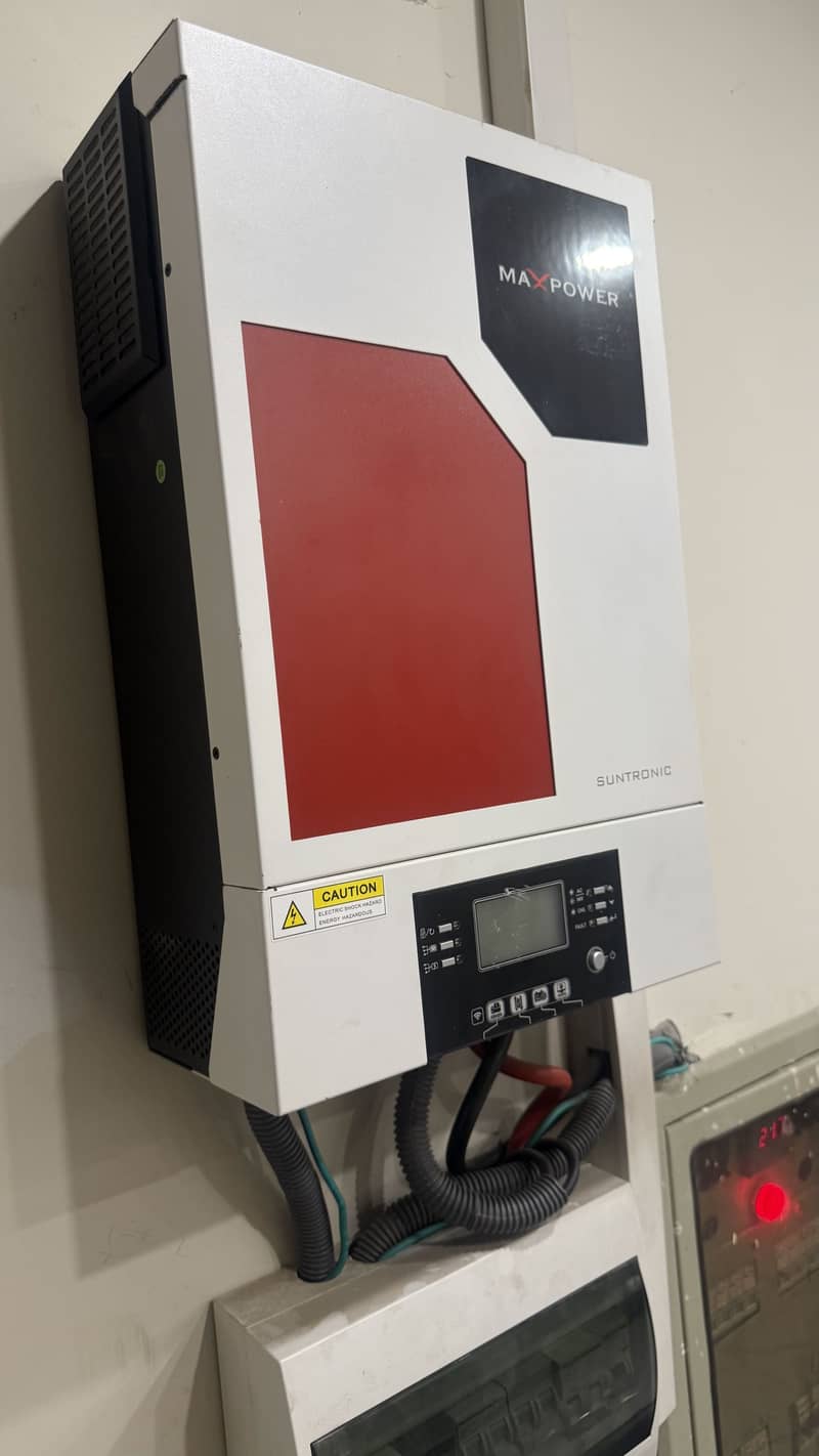 Max Power 5KW Hybrid Solar Inverter | Like New | 1 Year Used 4