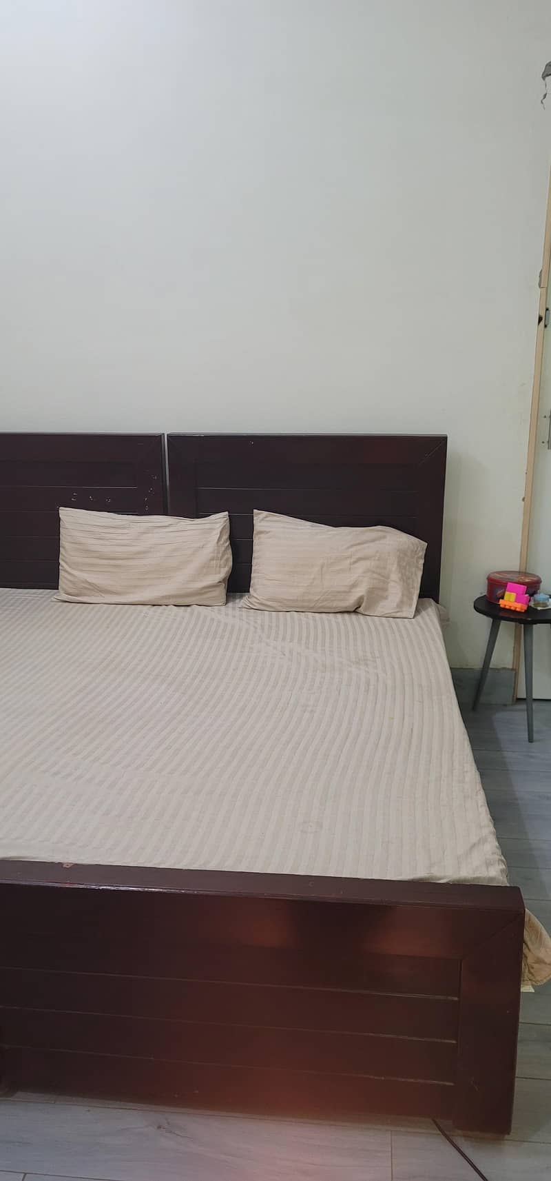 Solid wooden bed (single) 3